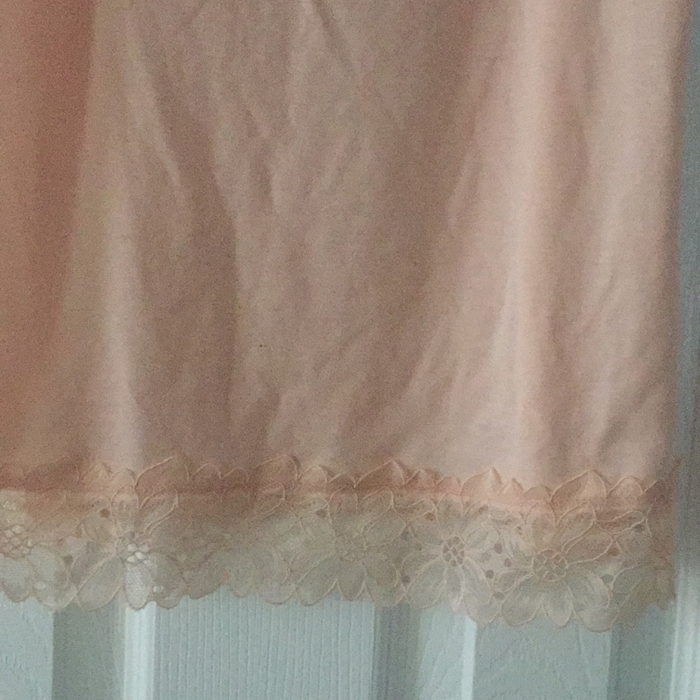 Tops - Picture 3 of 4